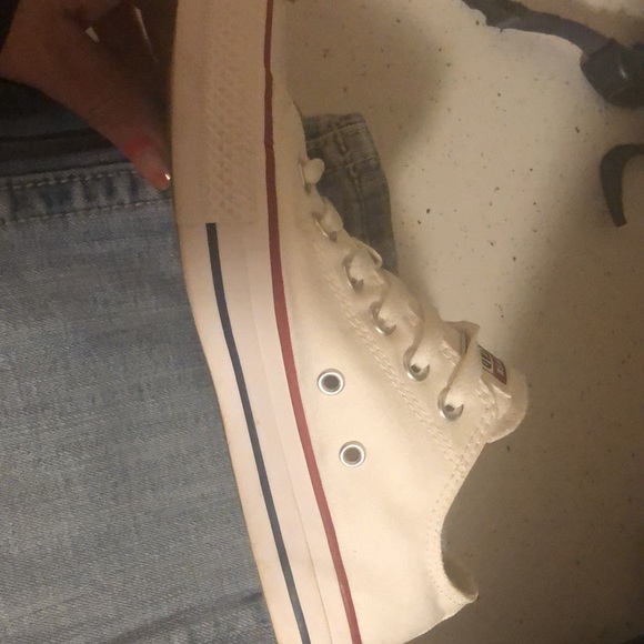 Converse shoes - Picture 8 of 9